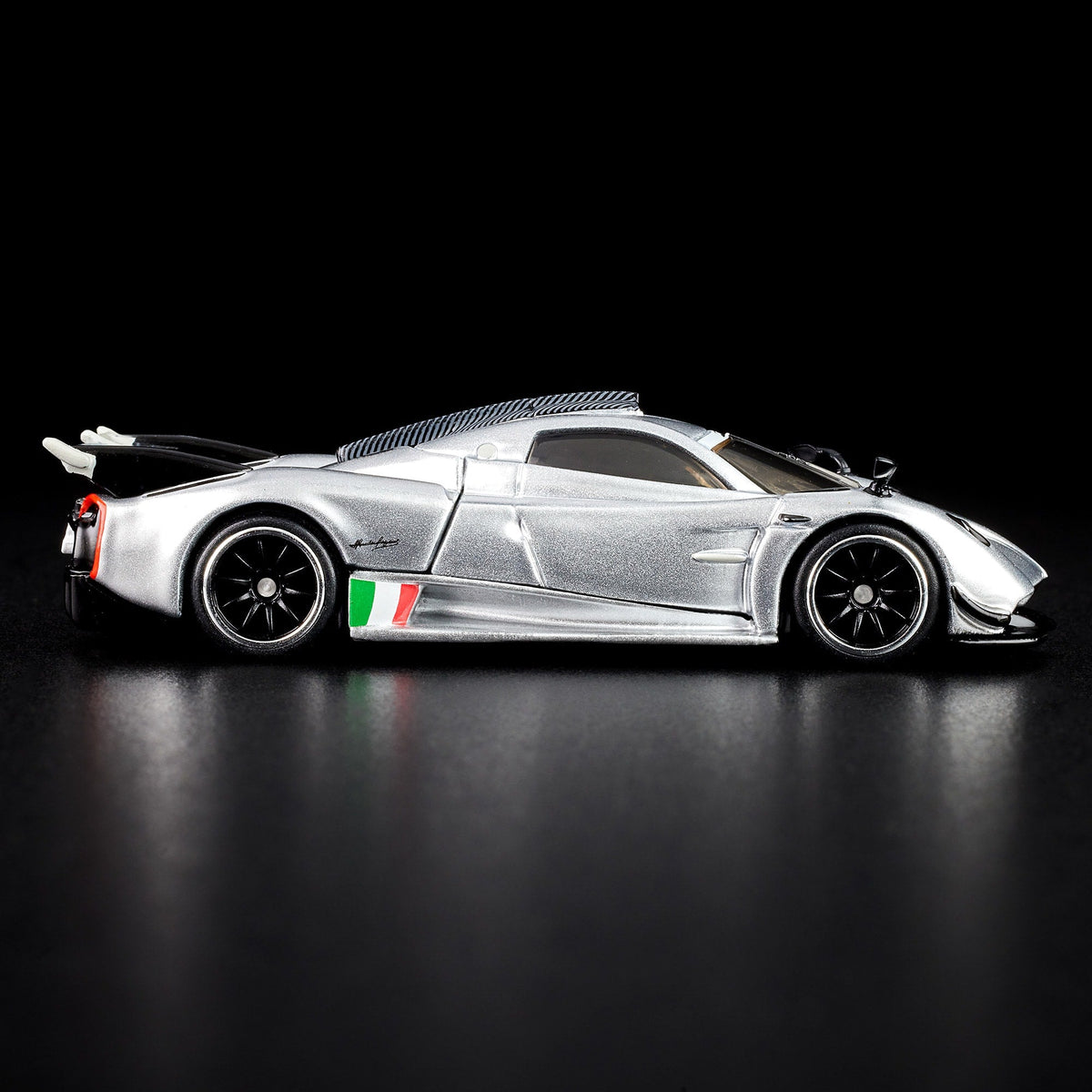 Hot Wheels RLC Exclusive ’21 Pagani Huayra R